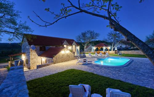 Dalmatia Stone House - heated pool