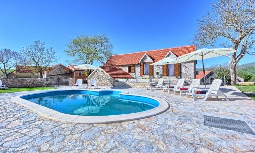 Dalmatia Stone House - heated pool