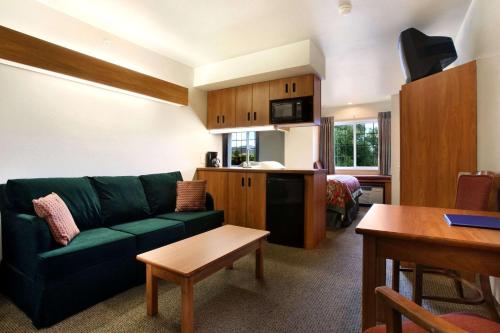 Microtel Inn & Suites by Wyndham Bozeman - image 14
