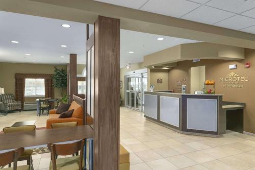 Microtel Inn & Suites By Wyndham Minot