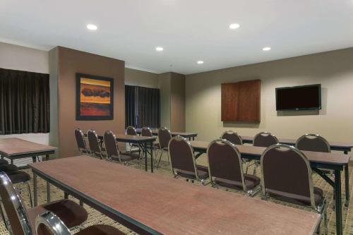 Microtel Inn & Suites by Wyndham Minot