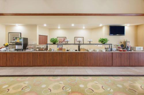 Hawthorn Suites by Wyndham Midwest City Tinker AFB