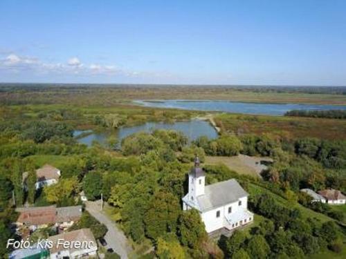 Napsugar Nyaralo in Tiszaalpár