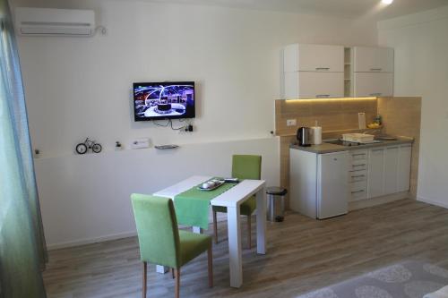 Apartments Grgurević - image 4