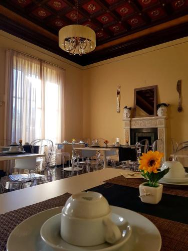 Bar/ Salón, Etna Suite Group in Catania