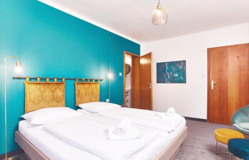 Double Room image 7
