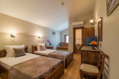 Hotel Izvora Hotel Izvora is conveniently located in the popular Kranevo area. The hotel has everything you need for a comfortable stay. Luggage storage, room service, airport transfer, family room, BBQ facilities