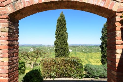  Tuscany Balcony: Crete Senesi in Casetta