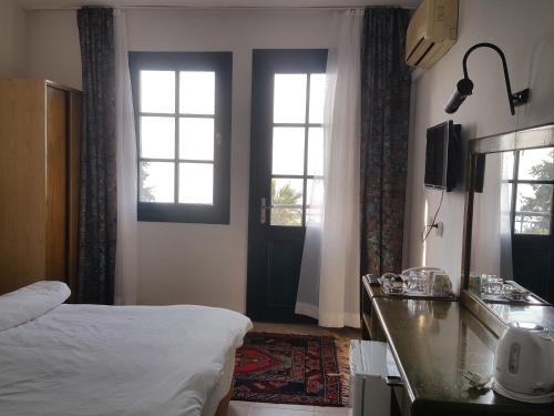 Mr. Happy's - Liman Hotel in Kuşadası