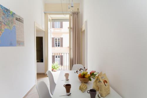 Napoli Centro Suite - Duomo Apartment, Neapel (Foto 4)
