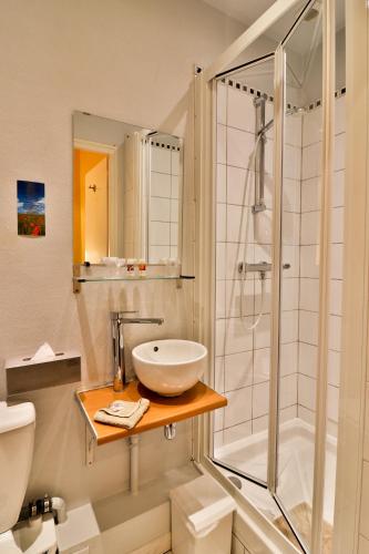 Hotel Victor Hugo Nice - image 4
