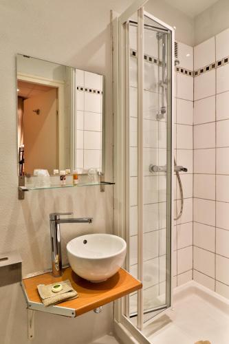 Hotel Victor Hugo Nice - image 7