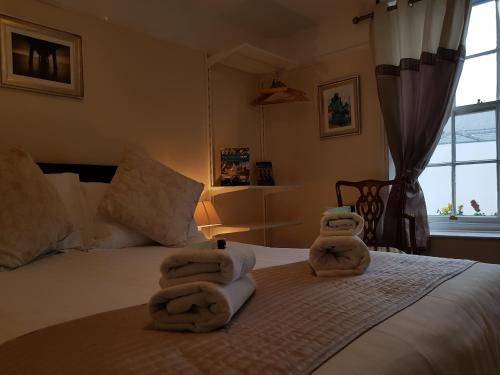 Waterfront Hotel - image 2