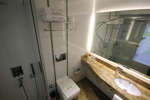 room detail thumbnail 2