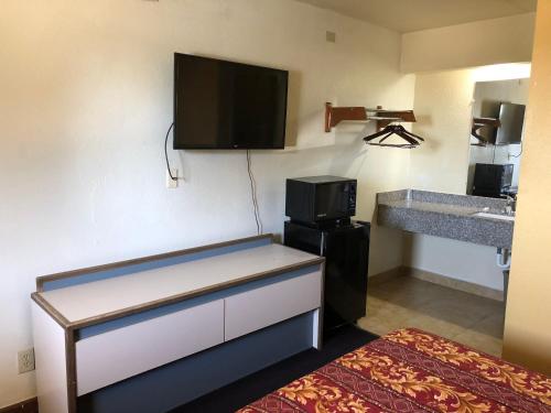 Lone Star Inn – Carrollton, TX