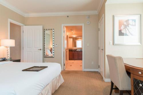 True 1BR Balcony Suite with Strip View at MGM Signature, Las Vegas (photo 5)