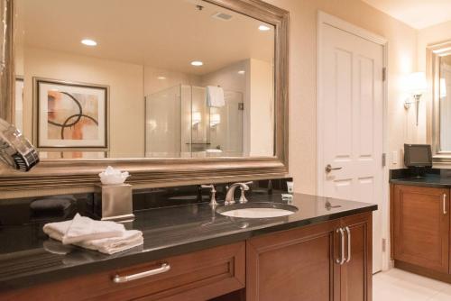 True 1BR Balcony Suite with Strip View at MGM Signature, Las Vegas (photo 7)