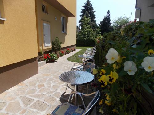 Inngang, Sobe i apartmani Kety in Kragujevac