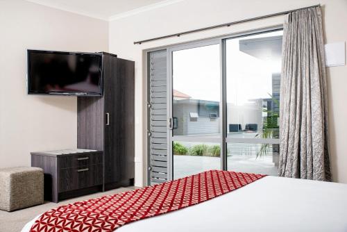 37 The Landing Motel Room Type - Executive Studio with Spa Bath 