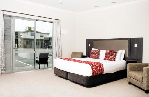 37 The Landing Motel The 5-star 37 The Landing Motel offers comfort and convenience whether youre on business or holiday in Whakatane. Offering a variety of facilities and services, the hotel provides all you need for a 