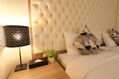Flora Inn - image 2