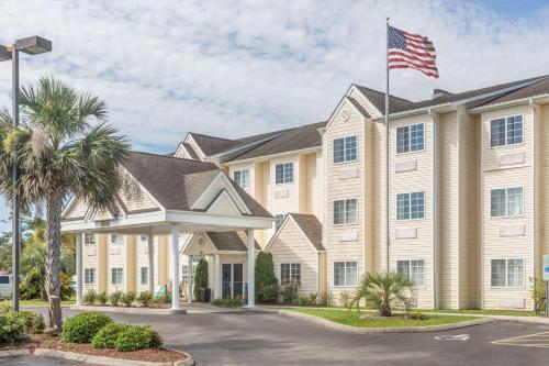 Hotels Near North Carolina Aquarium At Fort Fisher Kure Beach Triphobo Microtel Inn Suites By Wyndham Carolina Beach