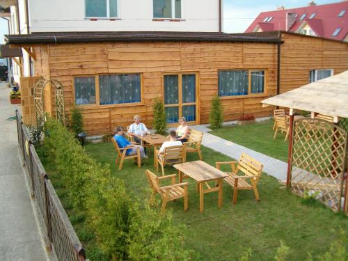 Hotel Daisy Budget - image 13