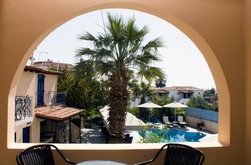 Vanas Apartments Vanas is conveniently located in the popular Spetses area. Featuring a complete list of amenities, guests will find their stay at the property a comfortable one. Family room, shuttle service are there
