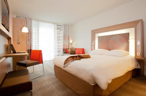 Novotel Paris Les Halles - image 2