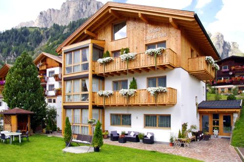  Apartments Chalet Ciufdlton, Pension in Kolfuschg