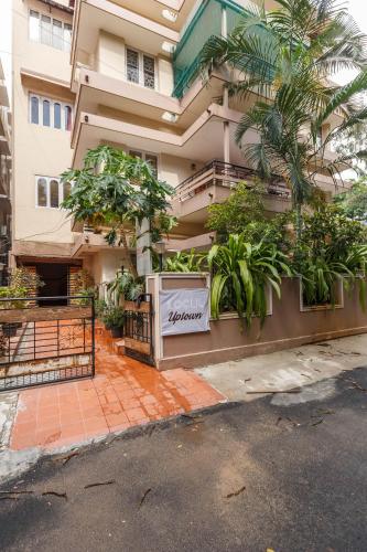 Intrare, Locul.Uptown in Bangalore