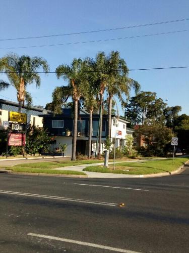 Beach Drive Motel The 3-star Beach Drive Motel offers comfort and convenience whether youre on business or holiday in Batemans Bay. Both business travelers and tourists can enjoy the propertys facilities and services