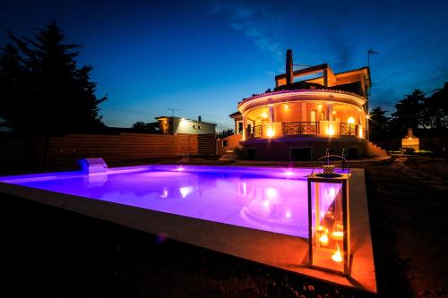  Buena Vista Villa in Ambelókipoi