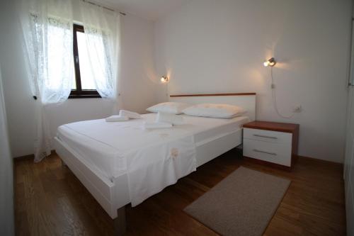  Apartment Lantana in Sumartin