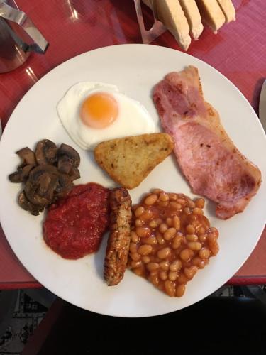 Glenheath Hotel - image 14
