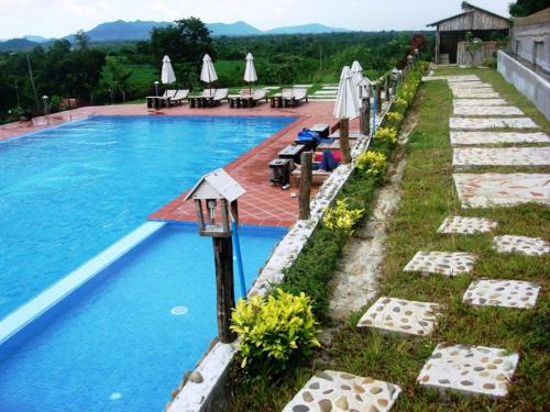 Swimming pool, Memoria Palace & Resort in Pailin