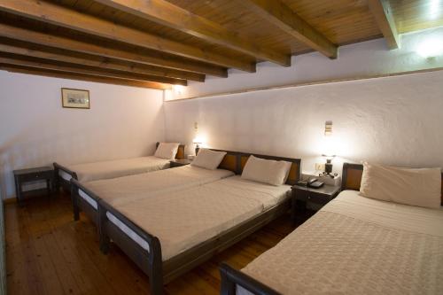 5 twin beds
