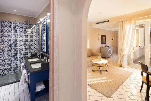 Therasia Resort Sea and SPA - image 8