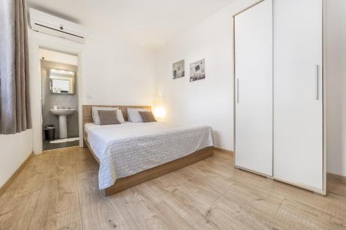 Apartments Tonka Centar - image 8