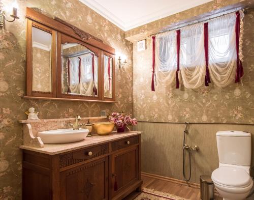 Bristol Hotel - image 2