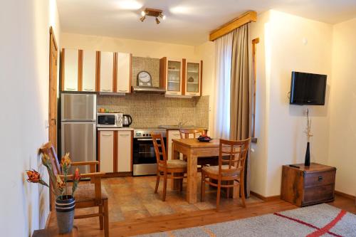 One-Bedroom Apartment image 10