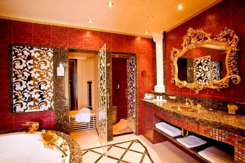EurothermenResort Bad Ischl - Hotel Royal 4-Sterne Superior - 화장실