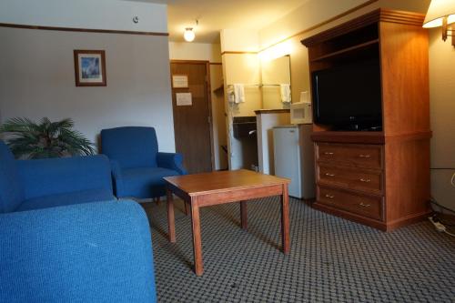 Luxury Inn & Suites - image 14