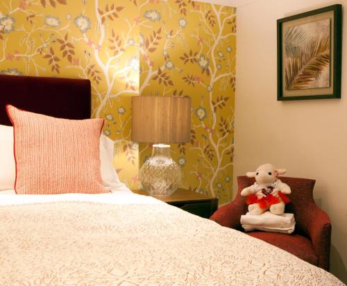 Family Room image 5
