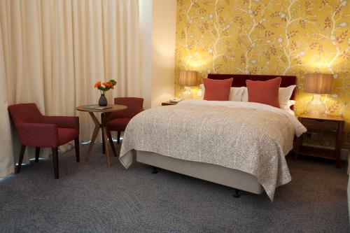 Superior Double Room with Sea View image 7