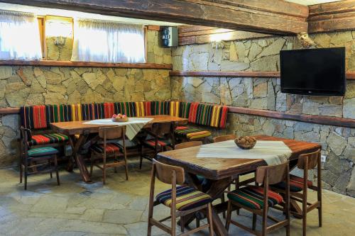 Family Hotel Dzhangal - image 12