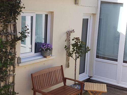 ทางเข้า, The Farthings in บริดเด็น