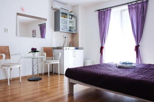 Apartments by the sea Makarska - 15200