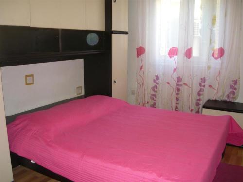 Apartment with Terrace and Sea View image 2