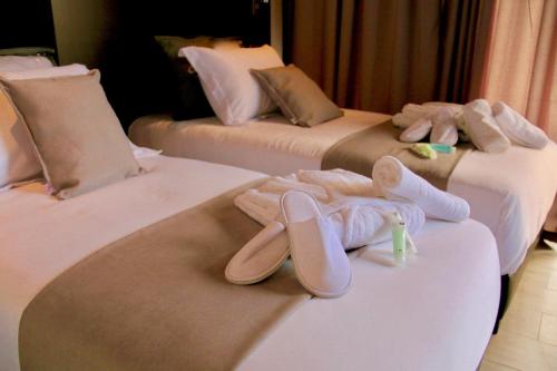 2 king beds